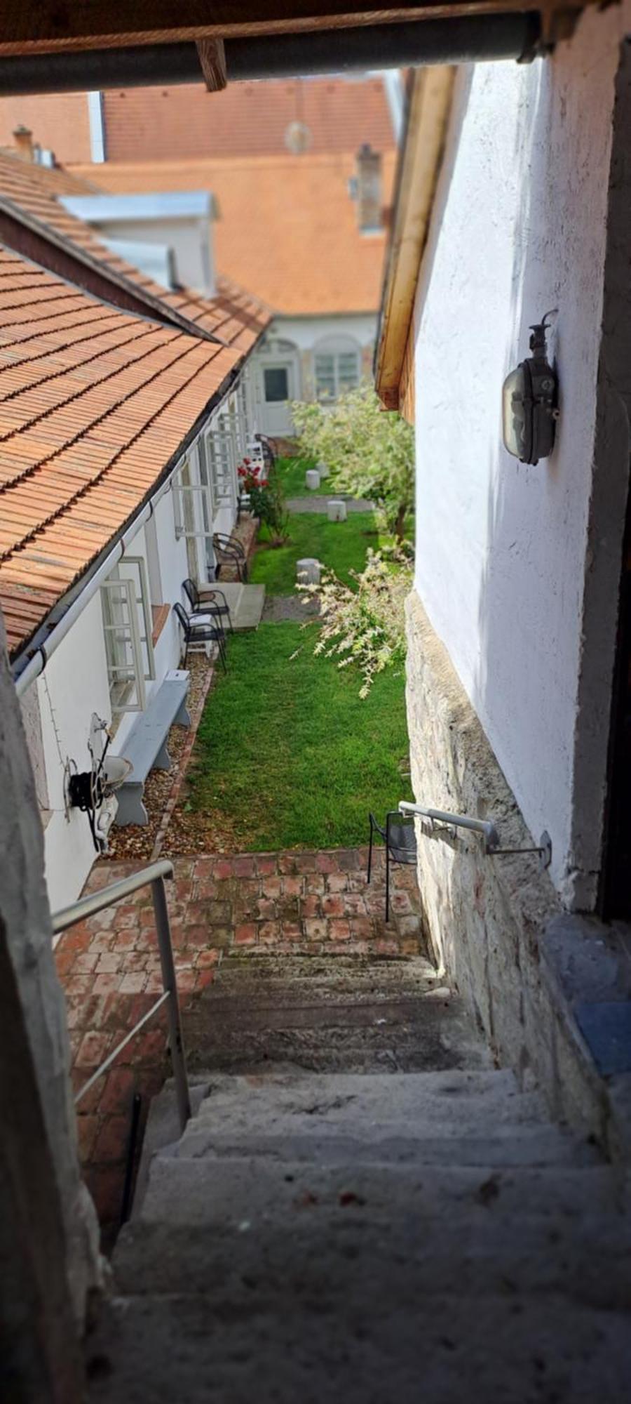 Plitzner Belvarosi Apartmanhaz Eger Extérieur photo