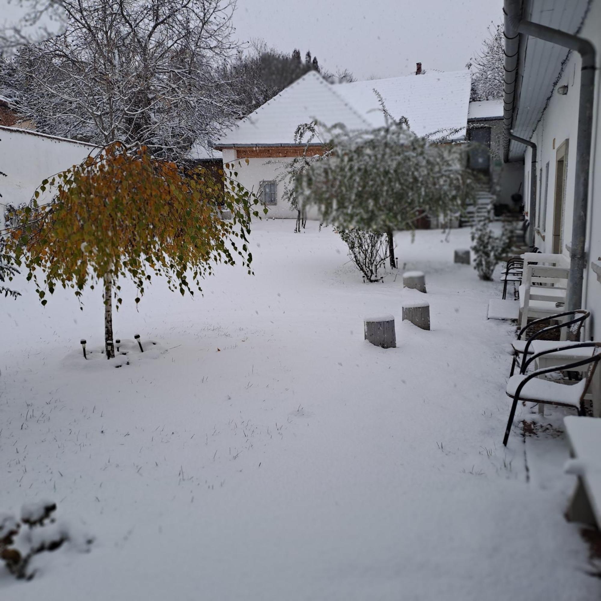 Plitzner Belvarosi Apartmanhaz Eger Extérieur photo