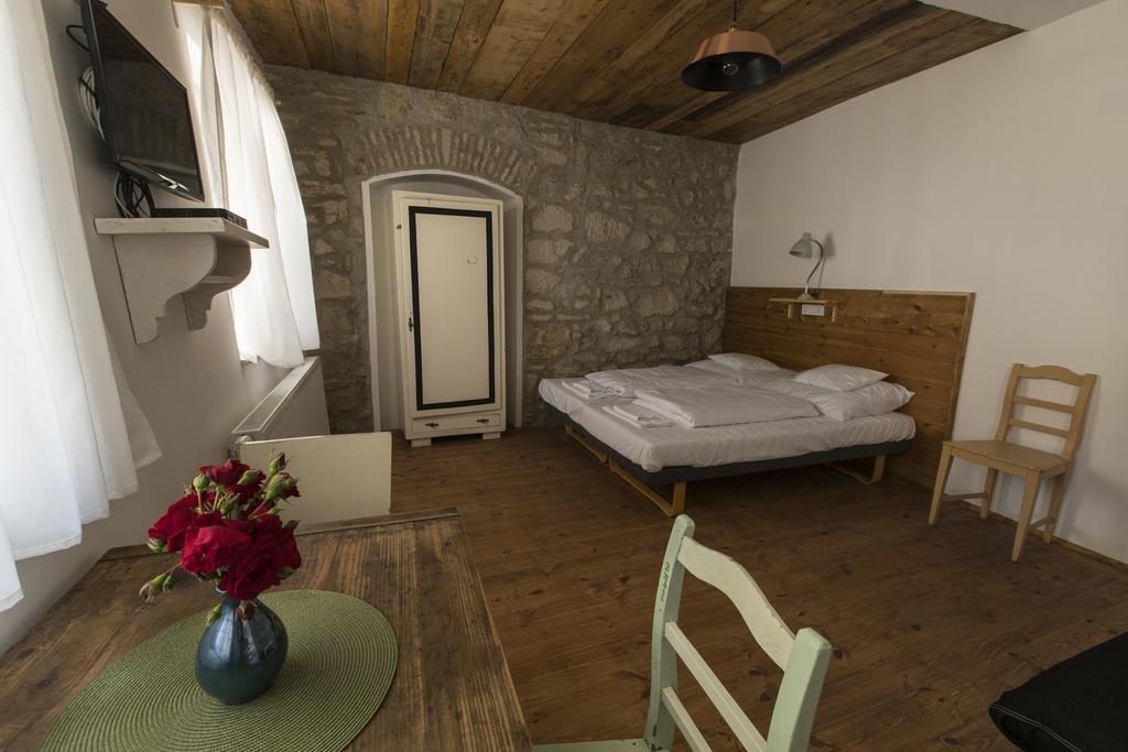 Plitzner Belvarosi Apartmanhaz Eger Extérieur photo