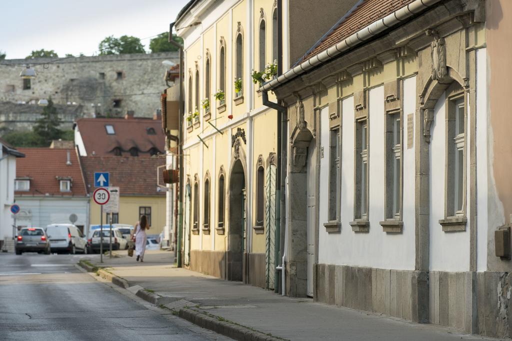 Plitzner Belvarosi Apartmanhaz Eger Extérieur photo